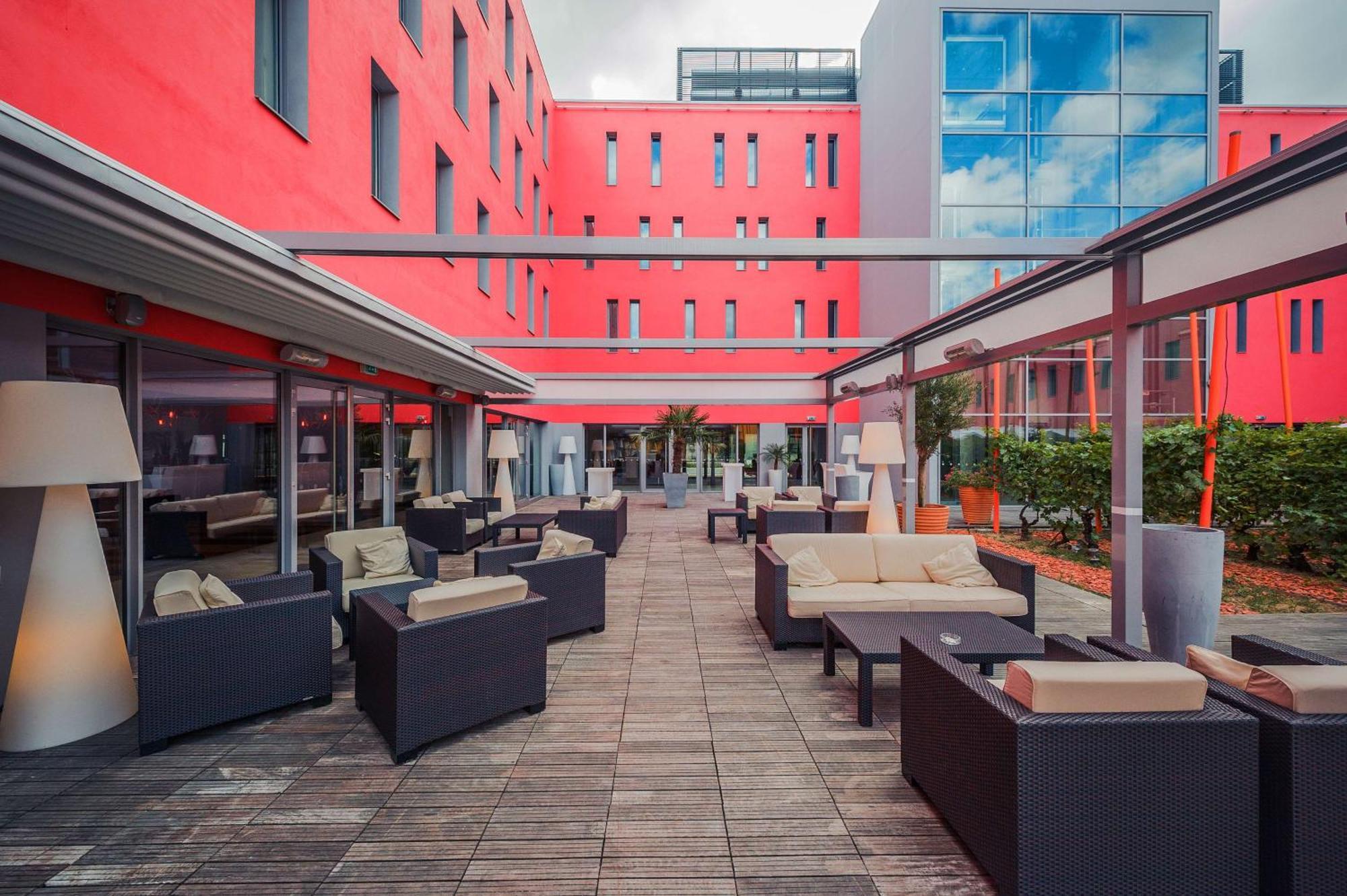 Radisson Blu Hotel Toulouse Airport Blagnac Exterior photo